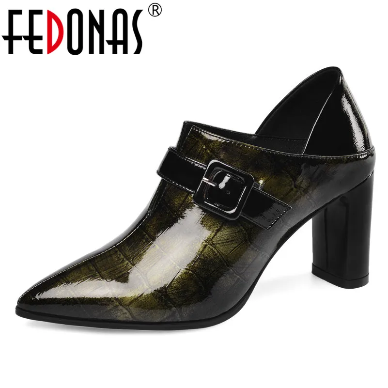 FEDONAS/Новинка; женские туфли-лодочки; сезон весна-осень; элегантная женская обувь для вечеринок с острым носком; коллекция года; женская обувь из натуральной кожи на высоком каблуке с пряжкой