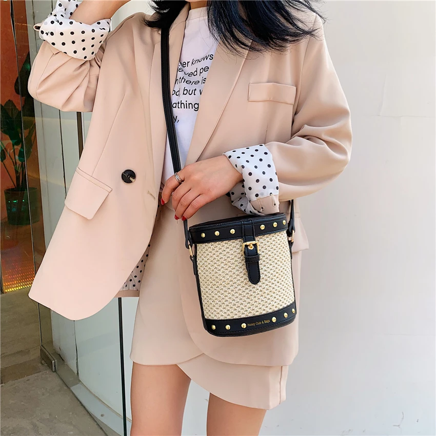 Сумка ведро из ротанга с заклепками летняя пляжная сумка ручной работы брендовая