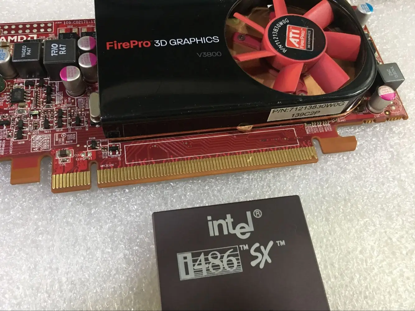 Профессиональная графическая видеокарта Leadtek ATI FirePro V3800 512M