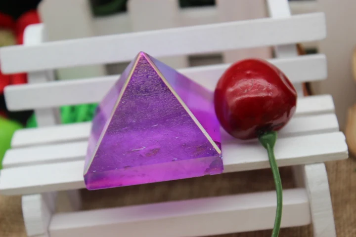 70 г кварцевых кристаллов исцеляющих пирамиду фиолетового ангела A128