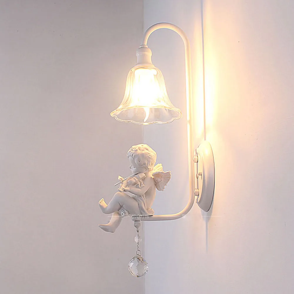 Итальянский Миланский белый полимерный настенный светильник с ангелом для