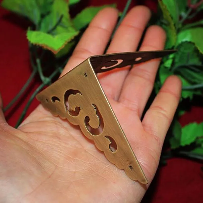 

Brass Furniture Corners,Triangle Corner,Gift Upscale Decorative,Sheet Copper Purses Gusset,Anceient Flower Furniture Cover,6.5cm