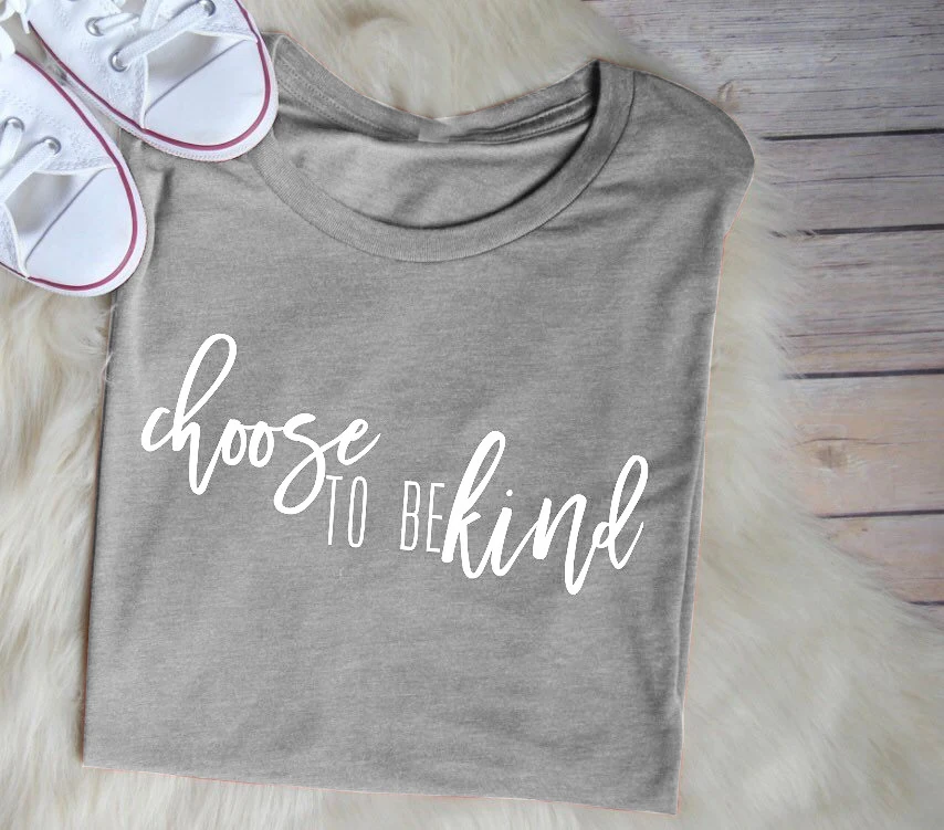 Женская футболка с надписью Choose Kind | одежда