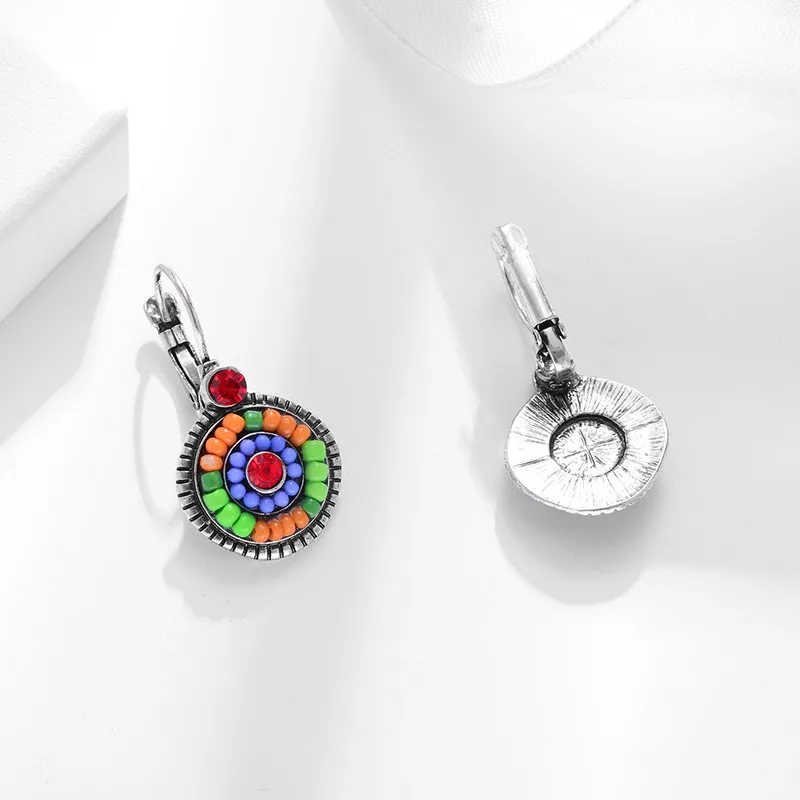 Женские круглые висячие серьги из полимерных бусин со стразами серебристого