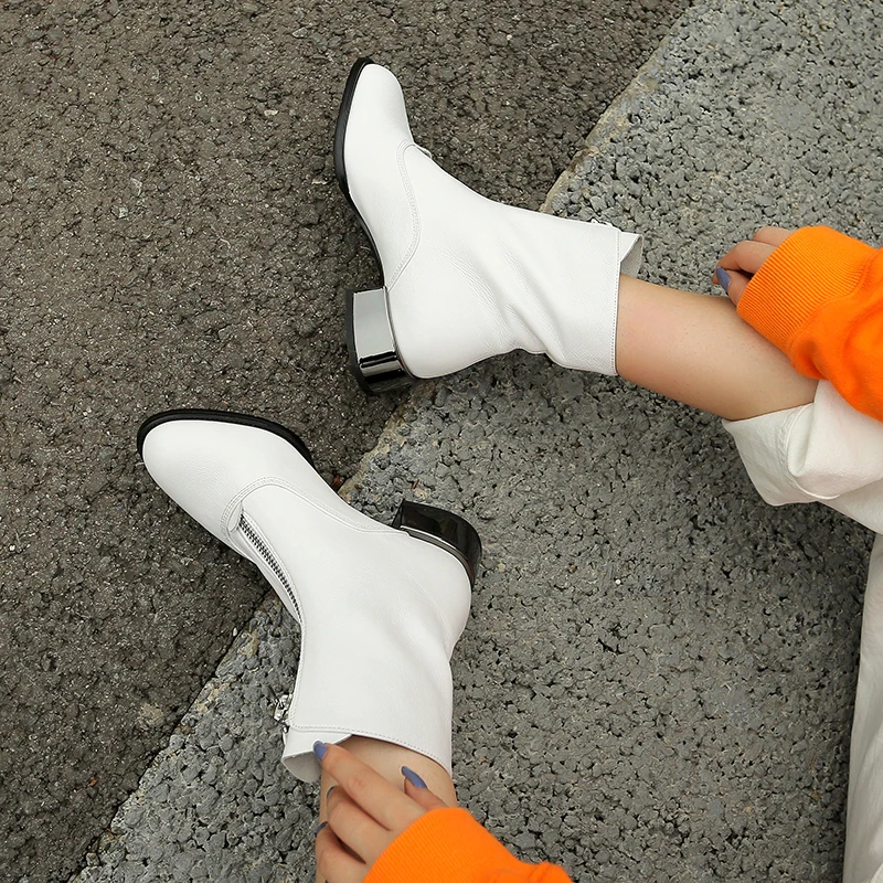 

ISNOM Motorcycle Boots Women Thick Heels Ankle Boots Round Toe Shoes Female Casual Shoes Ladies Zip Leather Shoes Winter 2020