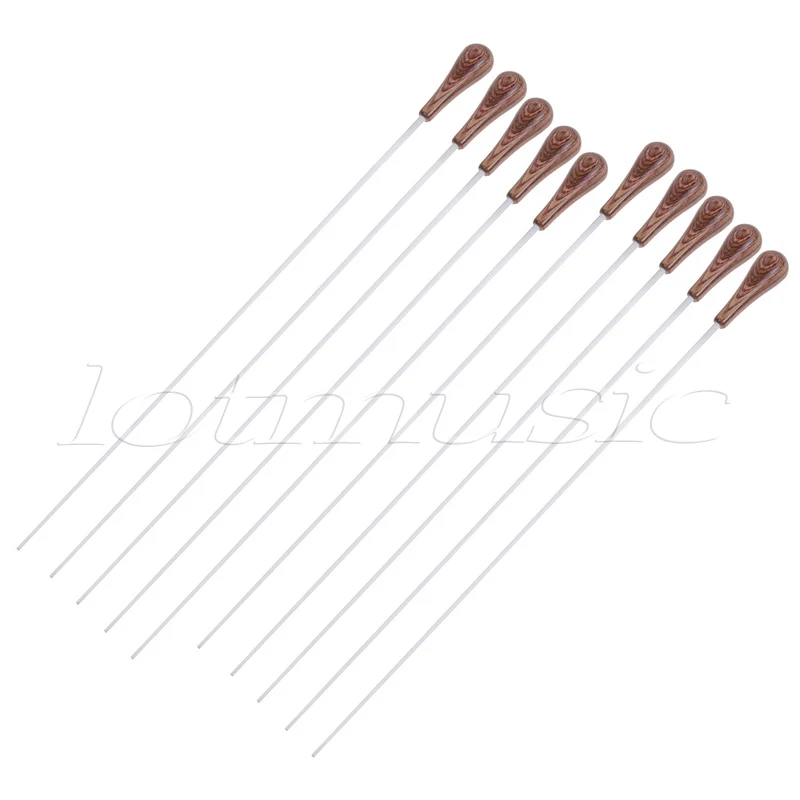 Музыкальный режиссер музыкальной группы Rhythm Band дирижератор дубинка из