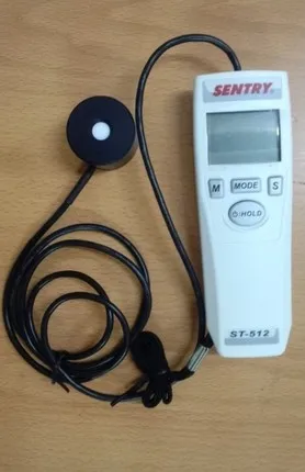 Прибор для измерения ультрафиолетового излучения ST513 с 4 значным двойным