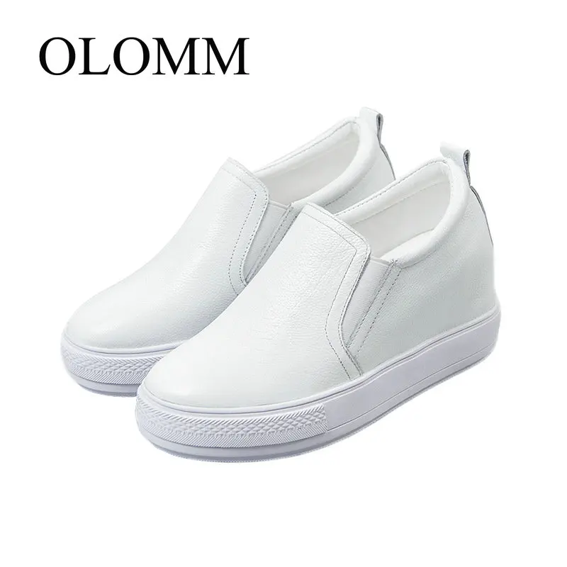 Женские кожаные туфли с подъемом белые спортивные на платформе для отдыха