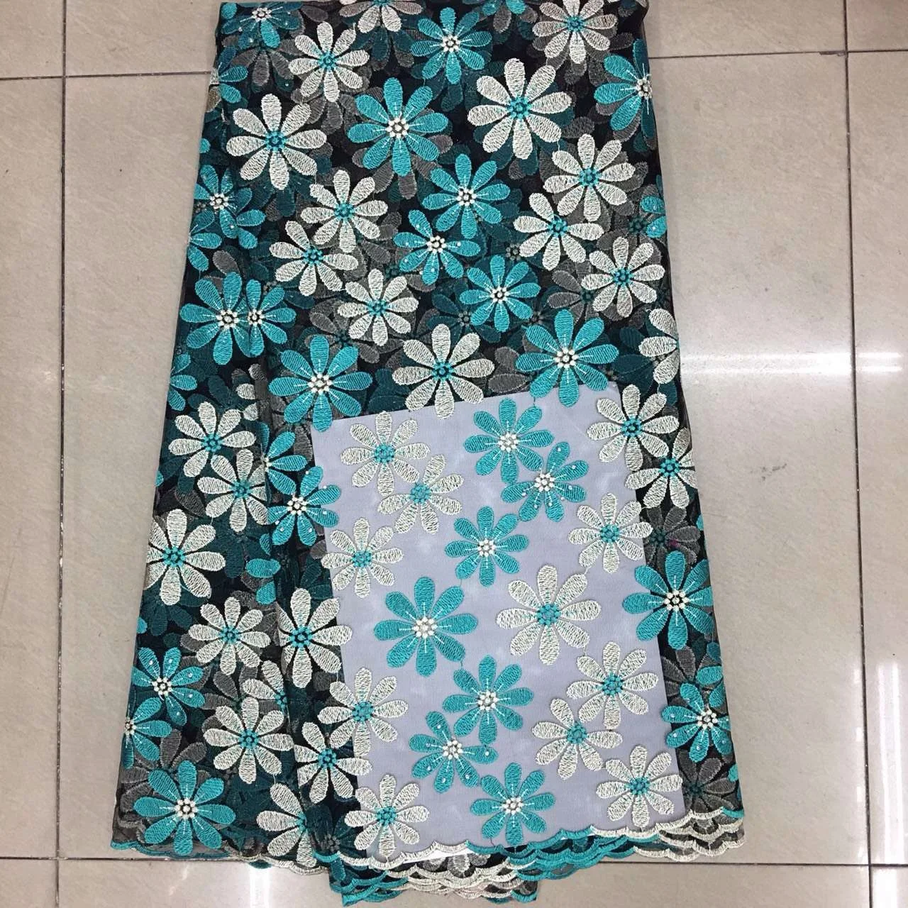 Биколор 5Y Цена Завода Французский Шантильи Кружева Нигерия Кружевной Ткани с