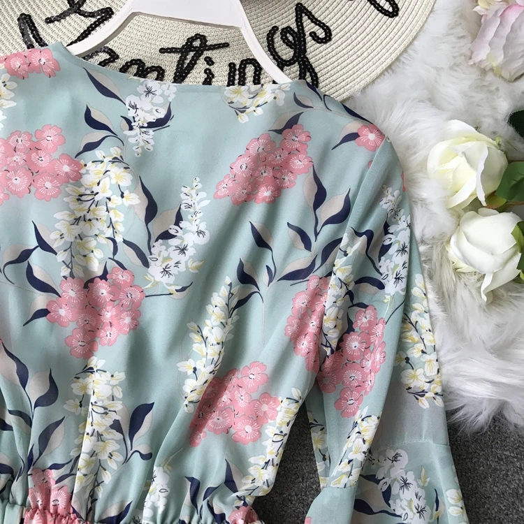 Цветочный короткий женский комбинезон с v-образным вырезом, пляжный Boho с принтом, с рюшами, сексуальный корейский элегантный шифоновый ромперы-туники, летний женский комбинезон