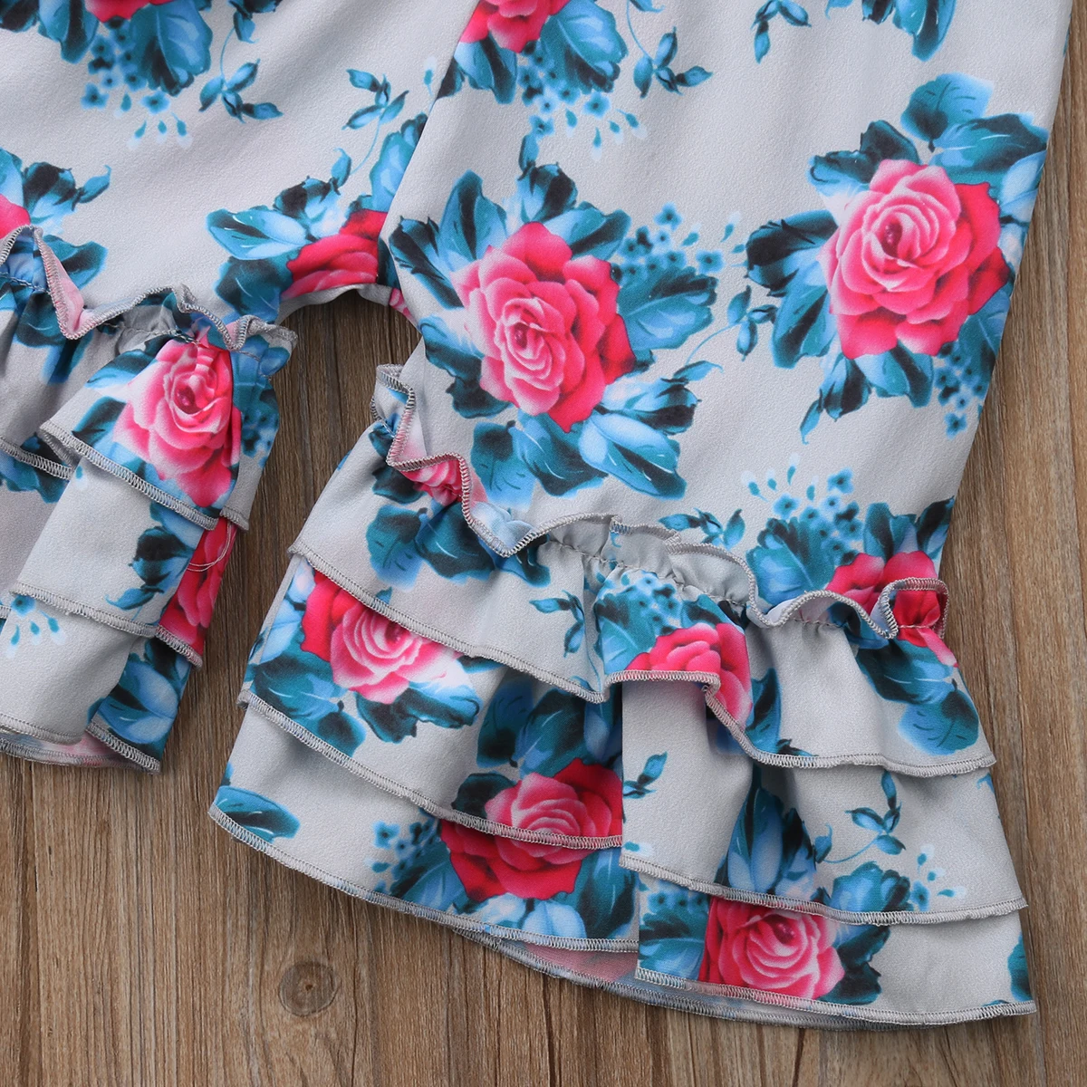 Одежда с цветочным принтом для маленьких девочек шорты расклешенными рукавами и