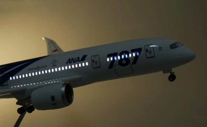 1/130 масштаб 47 см самолет Boeing B787 Dreamliner самолет Япония Ана авиакомпания Модель W светильник и колесо литой пластик Смола самолет