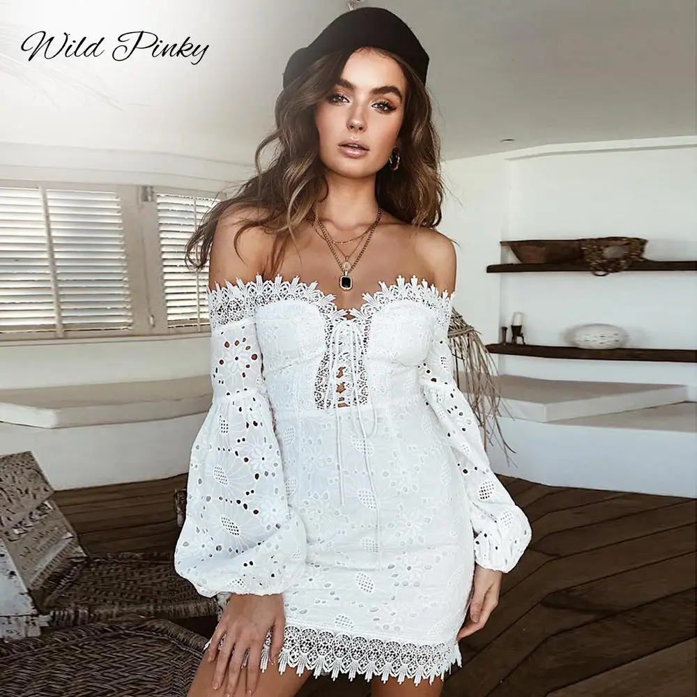 Женское короткое повседневное пляжное платье с вышивкой белое кружевное мини на