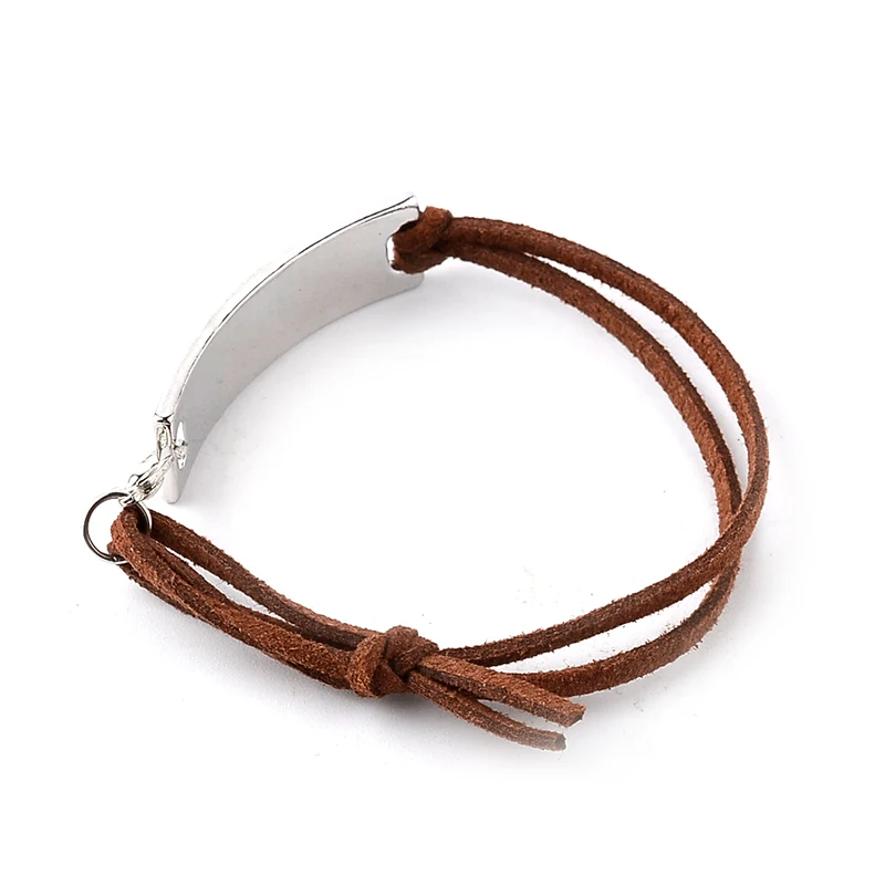 Она верила что сможет так себе подарит ей браслет для украшения выпускного