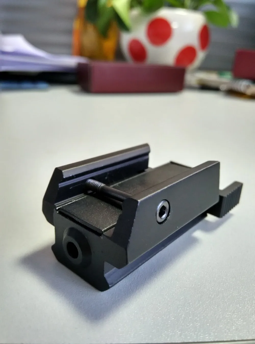 Лазерный прицел с красной точкой креплением 20 мм охотничий вивером пистолетный