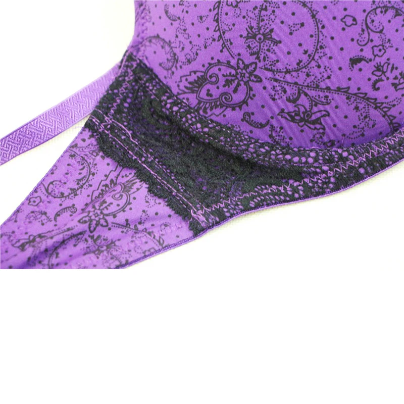 Комплект женского нижнего белья бюстгальтер с пуш апом + кружевные стринги