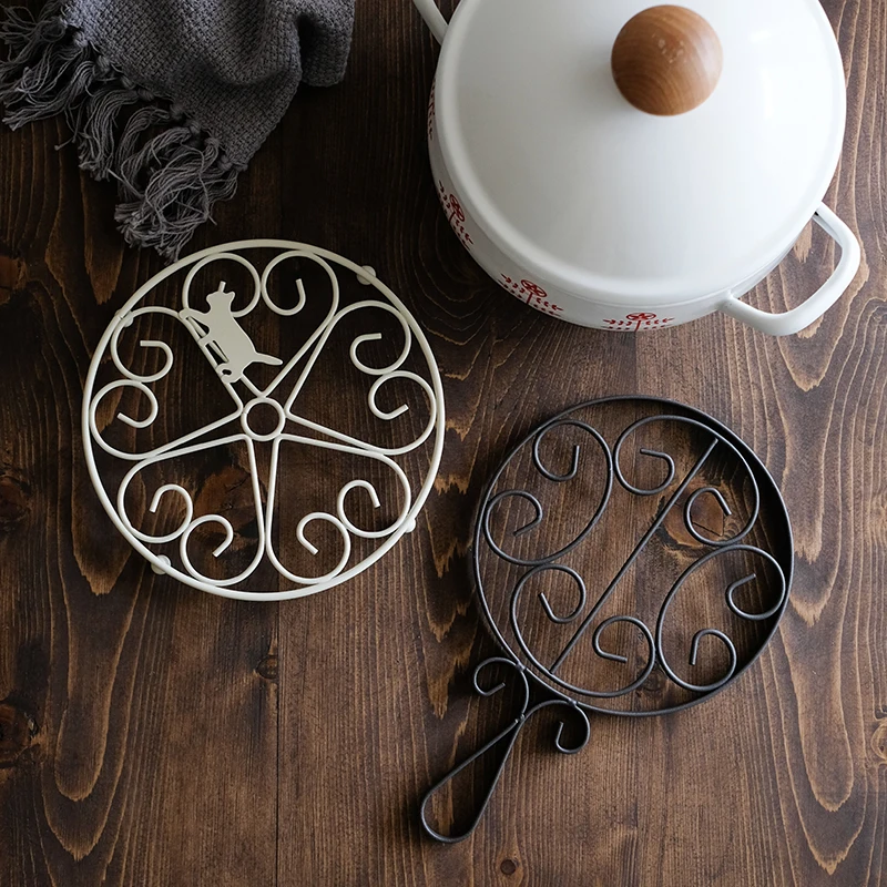 

Japan Style Hollow Iron Coasters Vintage Kitten Pattern Heat Resistant Pads Pots/Cup Holder with Handle Creative Placemats