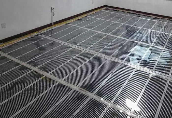 Германия индивидуальные модели AC220V 120M2 нагревательная пленка с аксессуарами, 220 Вт/м2 для обогрева комнаты