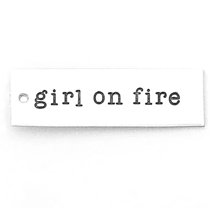 Двусторонние гравированные металлические пометки для девушек в огне
