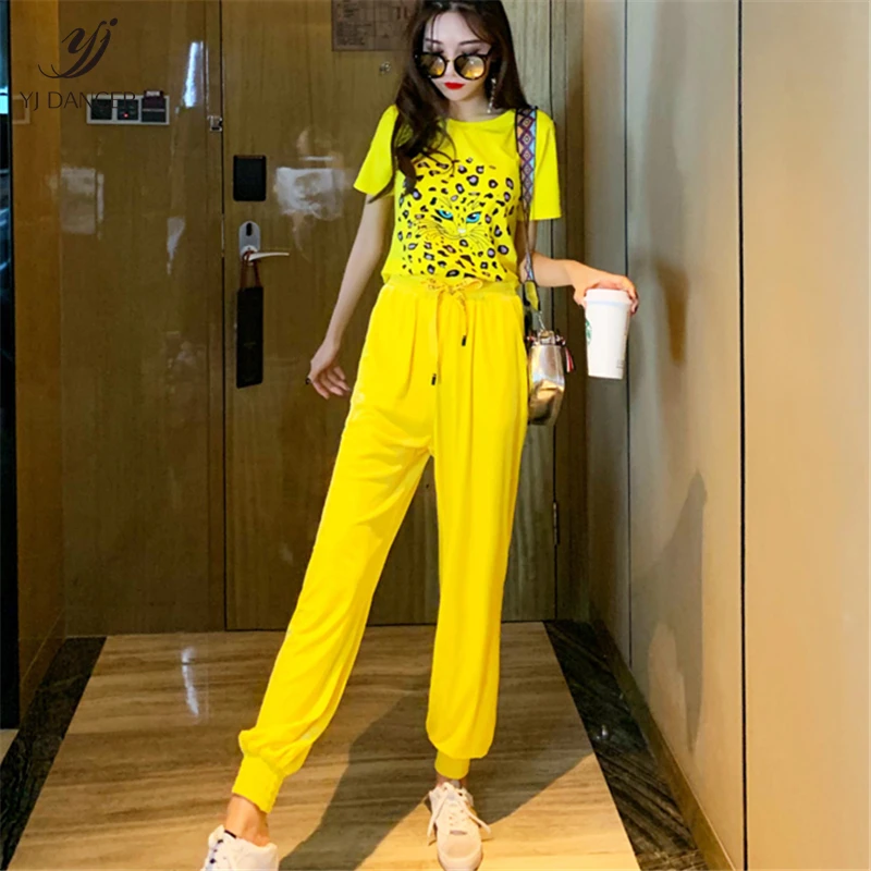 Повседневный Спортивный костюм для женщин Новинка лета 2019 модная футболка с