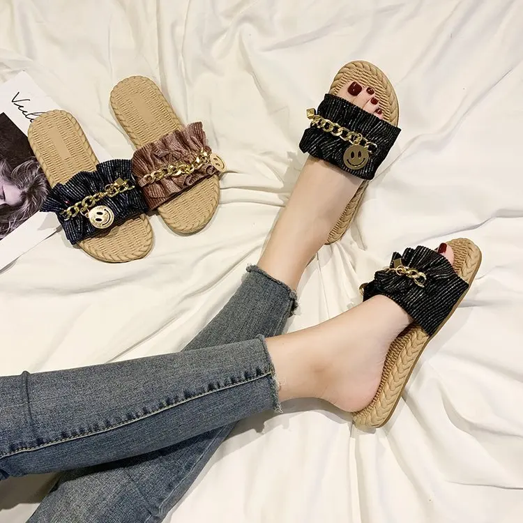 Женские летние модные шлепанцы на плоской подошве с металлическими цепочками