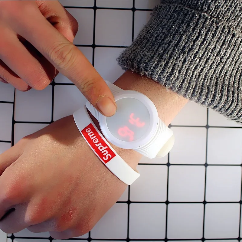 Часы наручные женские с круглым циферблатом модные спортивные светодиодные