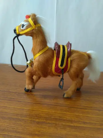Модель коричневой лошади с седлом, модель около 17x20 см из пластика и меха ручной работы, украшение для дома, реквизит, игрушка в подарок d1460
