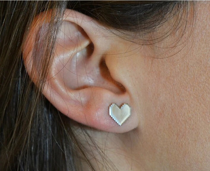 10 PCS 2015 18 k gold plated stud ear women's fashion pixel heart earrings silver gift wholesale free shipping for wom | Украшения и