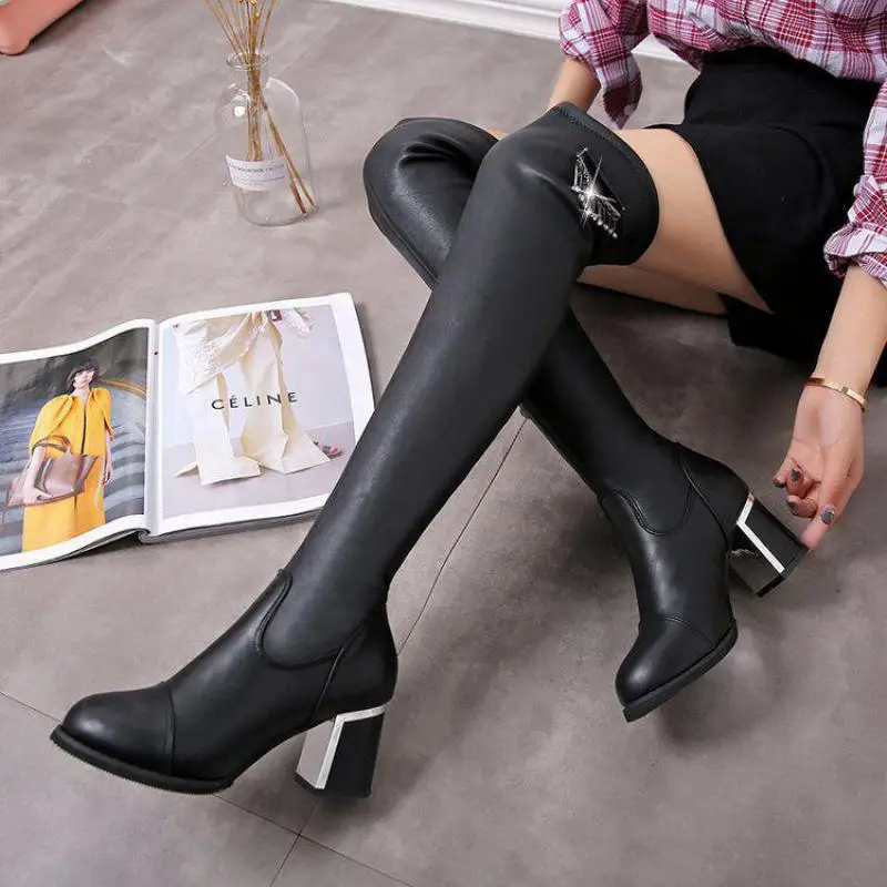 Модные сапоги до колена Новинка 2017 года женская обувь с острым носком на толстом