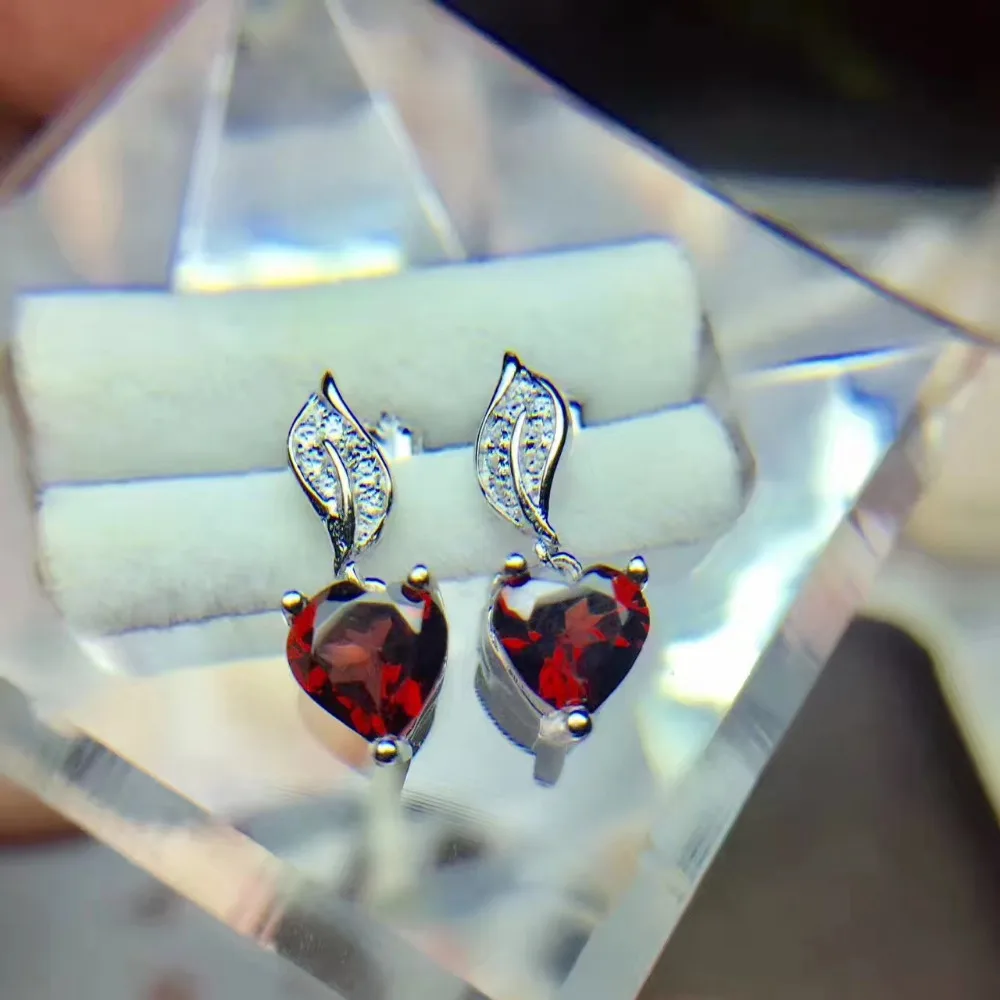Серьги-гвоздики с натуральным красным гранатом серебро 925 пробы серьги