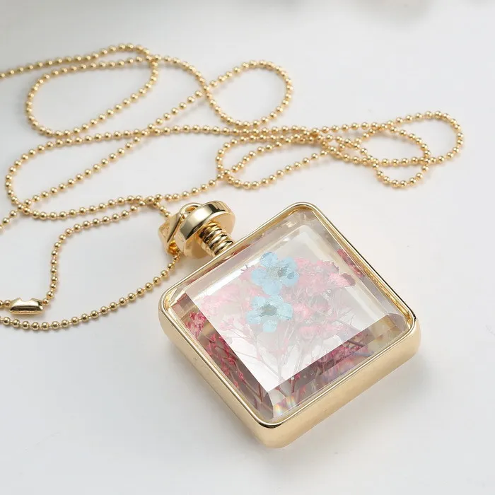 

Crystal Photo frame glass locket pendant Dried flower pendant necklaces women Gold memory locket necklace 2021 wholesale