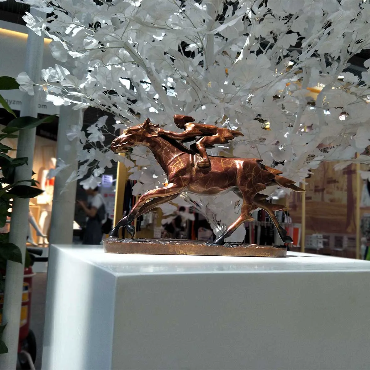 

Tooarts Tomfeel Bronze Statue Horse Racing Modern Style Sculpture Home Decor Animal for Office and Home Decoration Accessories
