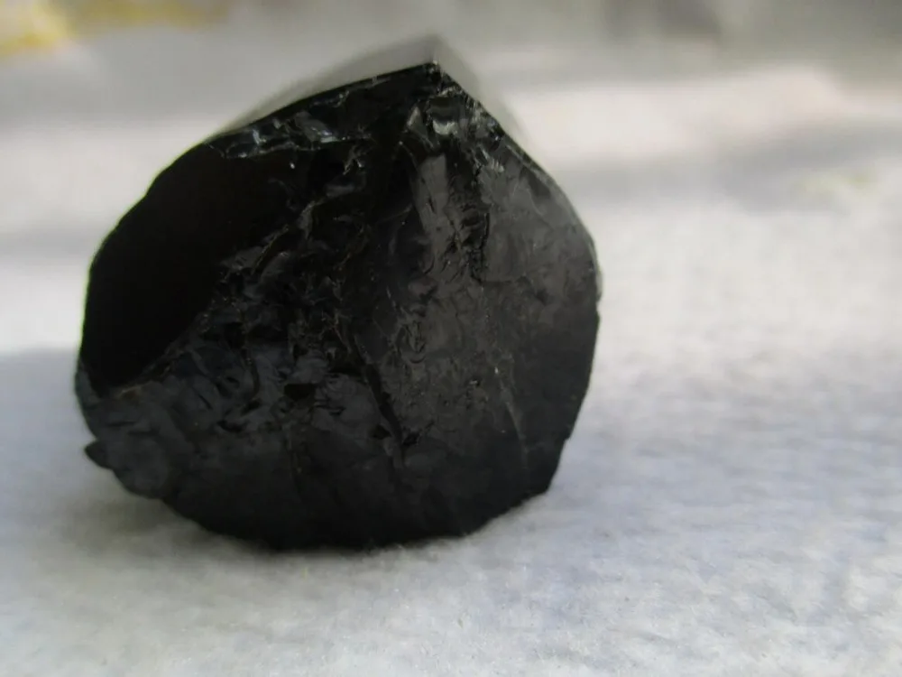 

69gNATURAL BLACK TOURMALINE CRYSTAL STONE ORIGINAL