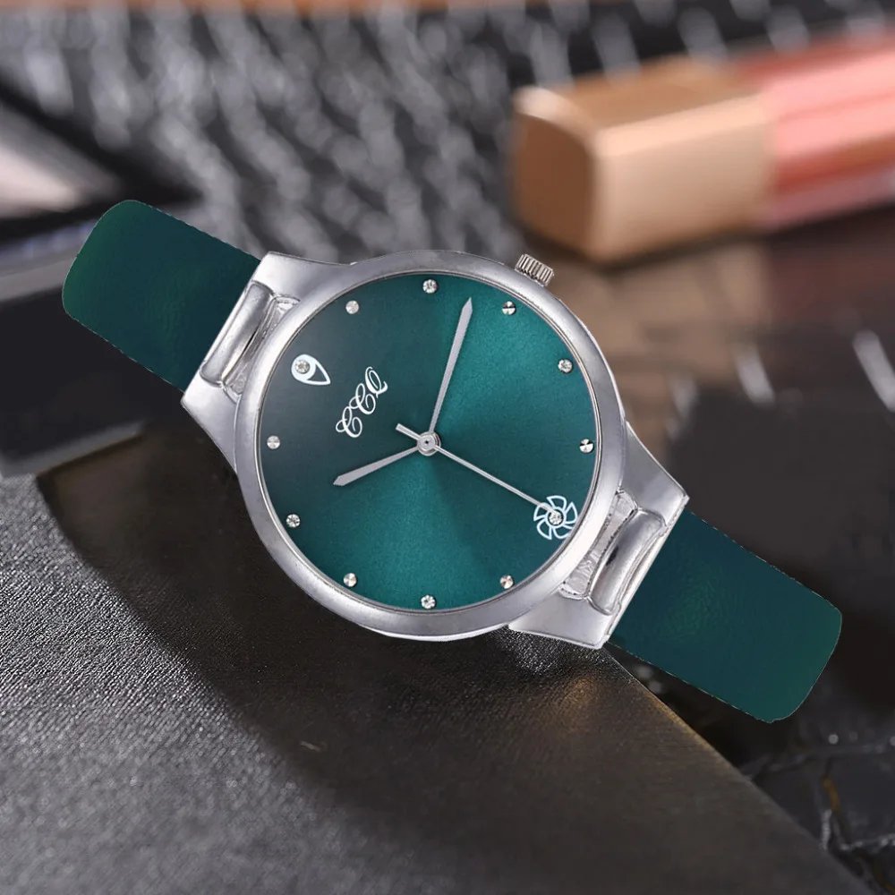 

Luxury Brand Women Watches Personality Rhinestone Round Dial Leather Belt Laides Quartz Wrist Watch Clock Gift Relojes Mujer 45