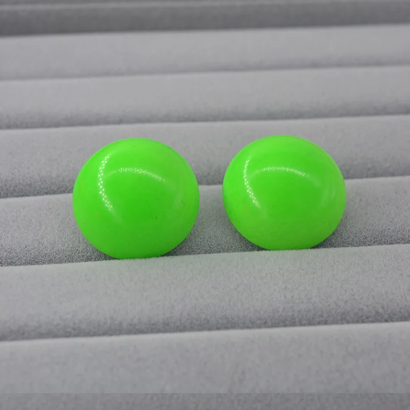 Многоцветные полубольшие серьги с шариками флуоресцентные полукруглые гвоздики