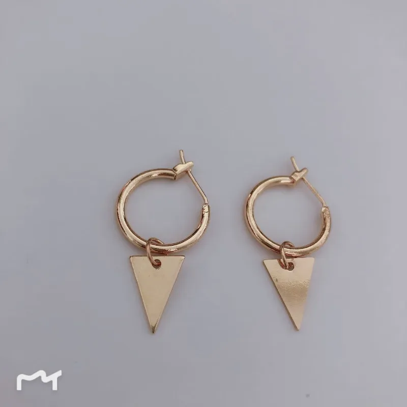 gold Маленькие серьги-кольца прелестные серьги подвеска треугольная Золото Серебро Oorringen Zilveren Oorbellen Goud Creolen Dames Kleine Oorringen - Окраска металла: gold