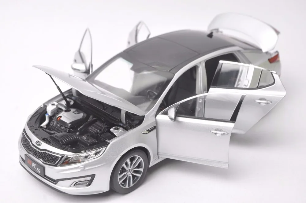 1:18 литая под давлением модель для Kia New K5 Optima 2010 серебряный сплав игрушечный автомобиль миниатюрная Коллекция подарков