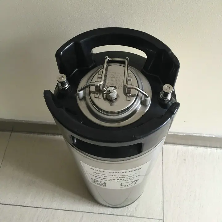 Б/у бочонок пива 5 галлонов Для доморощенного Pepsi с новыми крышками и вентилями