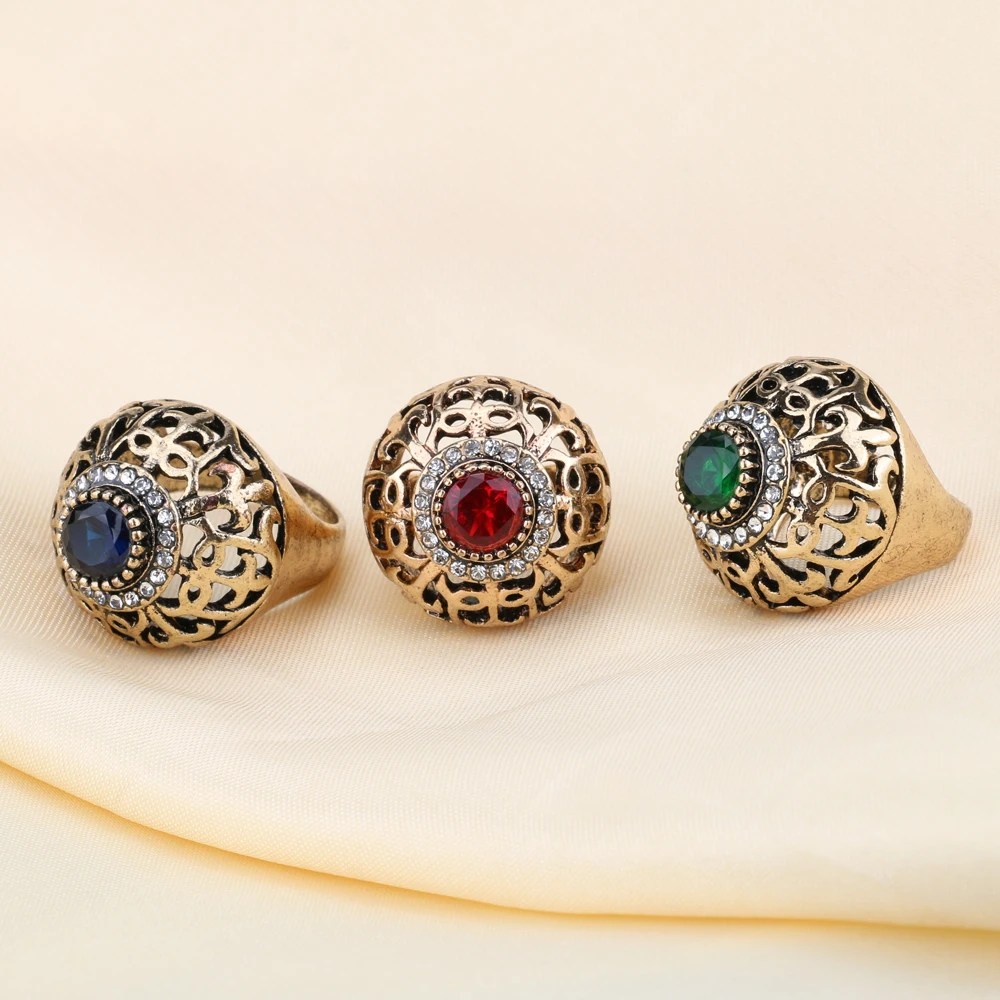 Женское большое кольцо Kinel винтажное золотистое из Дубаи с кристаллами цветами