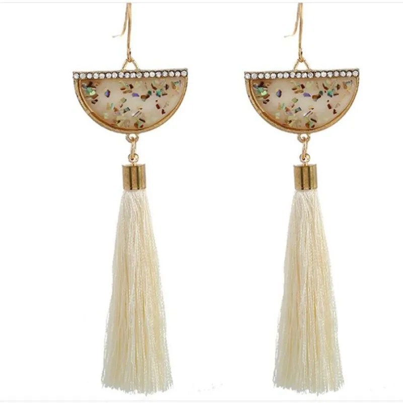 

Colorful hot ladies boutique Worthy of the day with wild jewelry