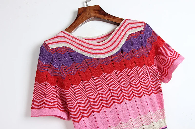 Женское трикотажное платье в полоску с вырезами 2019 летнее вырезом лодочкой и