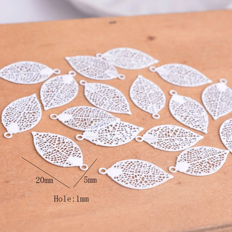 100 шт. AC3846 латунные маленькие листья очаровательные филигранные Листья Браслет