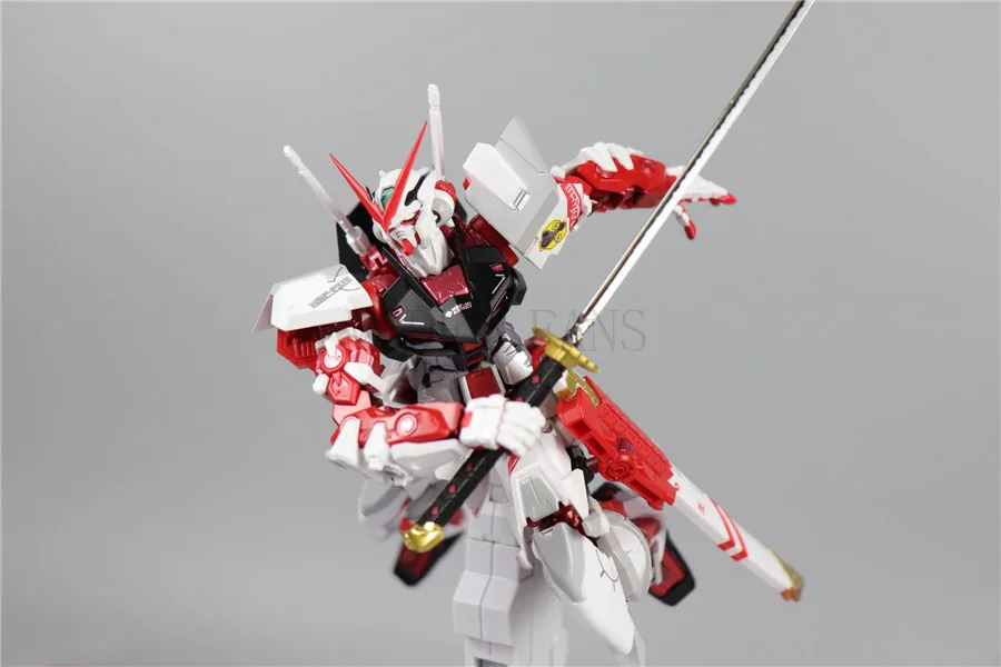Модели вентиляторов модели Metalgear металлические сборки MB gundam в красной раме содержат набор опций боев фигурки