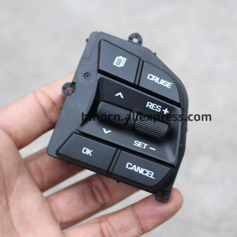 Для hyundai Sonata LF- кнопки рулевого колеса Bluetooth телефон круиз пульт дистанционного управления Кнопка левая музыкальная кнопка - Цвет: right button
