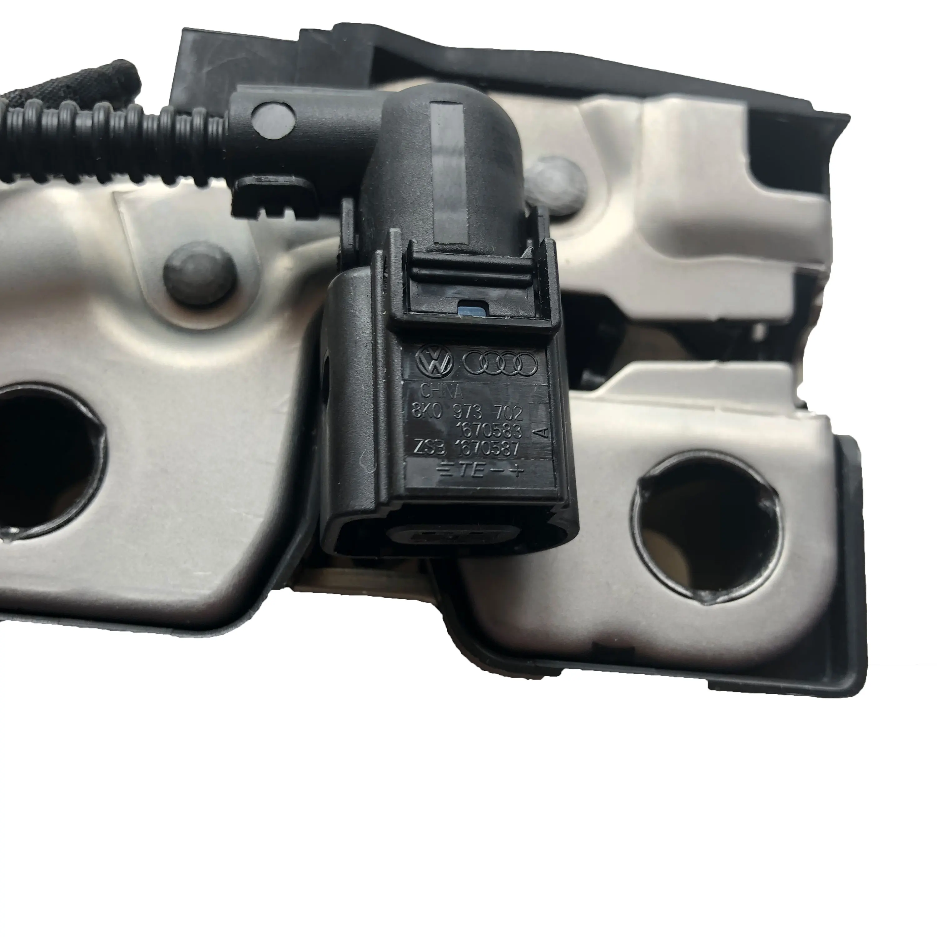 Genuine Cap Bonnet Lock Bonnet Hood Lock for VW  PASSAT CC Magotan OE: 3C1823187 3C1 823 187