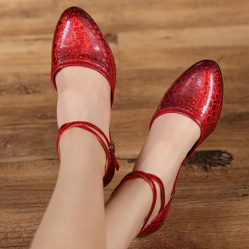 Indoor Red Обувь для танцев на мягкой подошве; женская Обувь для бальных танцев; обувь для латинских танцев; Танцевальная обувь на квадратном каблуке для сальсы и Танго; женская летняя обувь на высоком каблуке; sepatu wanita - Цвет: Indoor Red