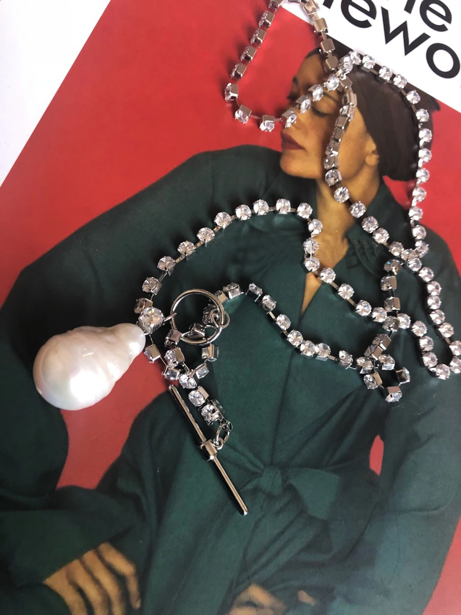 Весна и лето новый прохладный ветер природные формы барокко жемчужное ожерелье