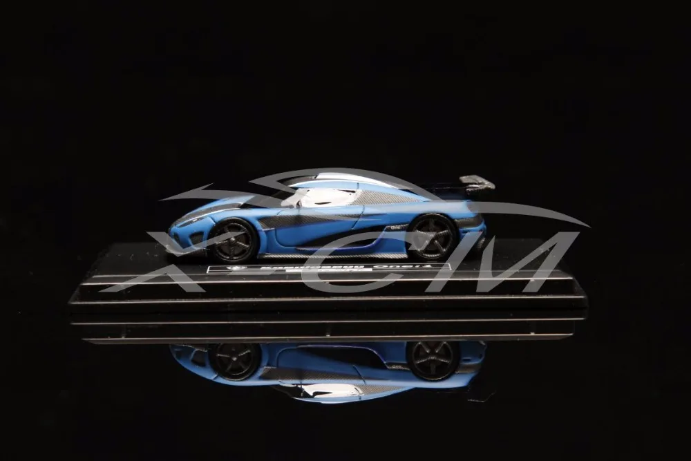 Полимерная модель автомобиля FrontiArt Koenigsegg One: 1 Avan style 1: 87(матовый синий)+ маленький подарок