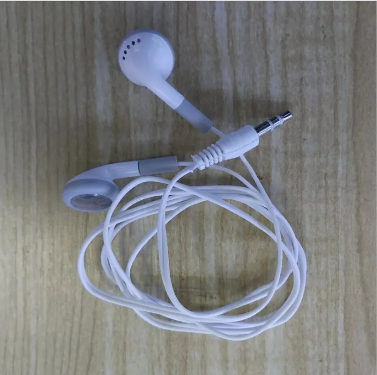 Оптовая продажа белые наушники 3 5 мм вкладыши музыкальные для mp3 mp4 CD IPHONE 4 детской
