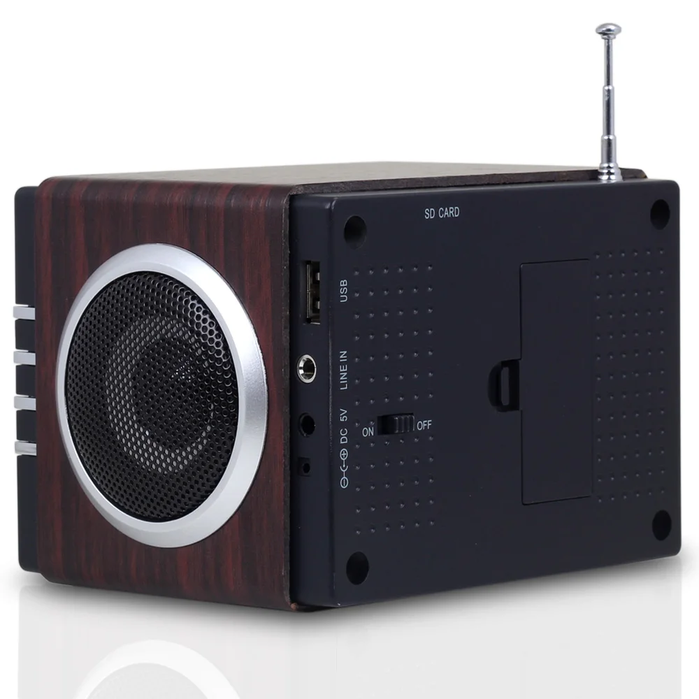 August MB300B деревянная мини стереосистема MP3 и FM радиочасы с SD картридером, разъемами USB и AUX(3.5 мм аудиовход), двумя громкими Hi-Fi динамиками, со встроенным аккумулятором и пультом управления